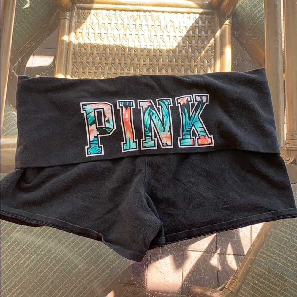 Yoga shorts pink